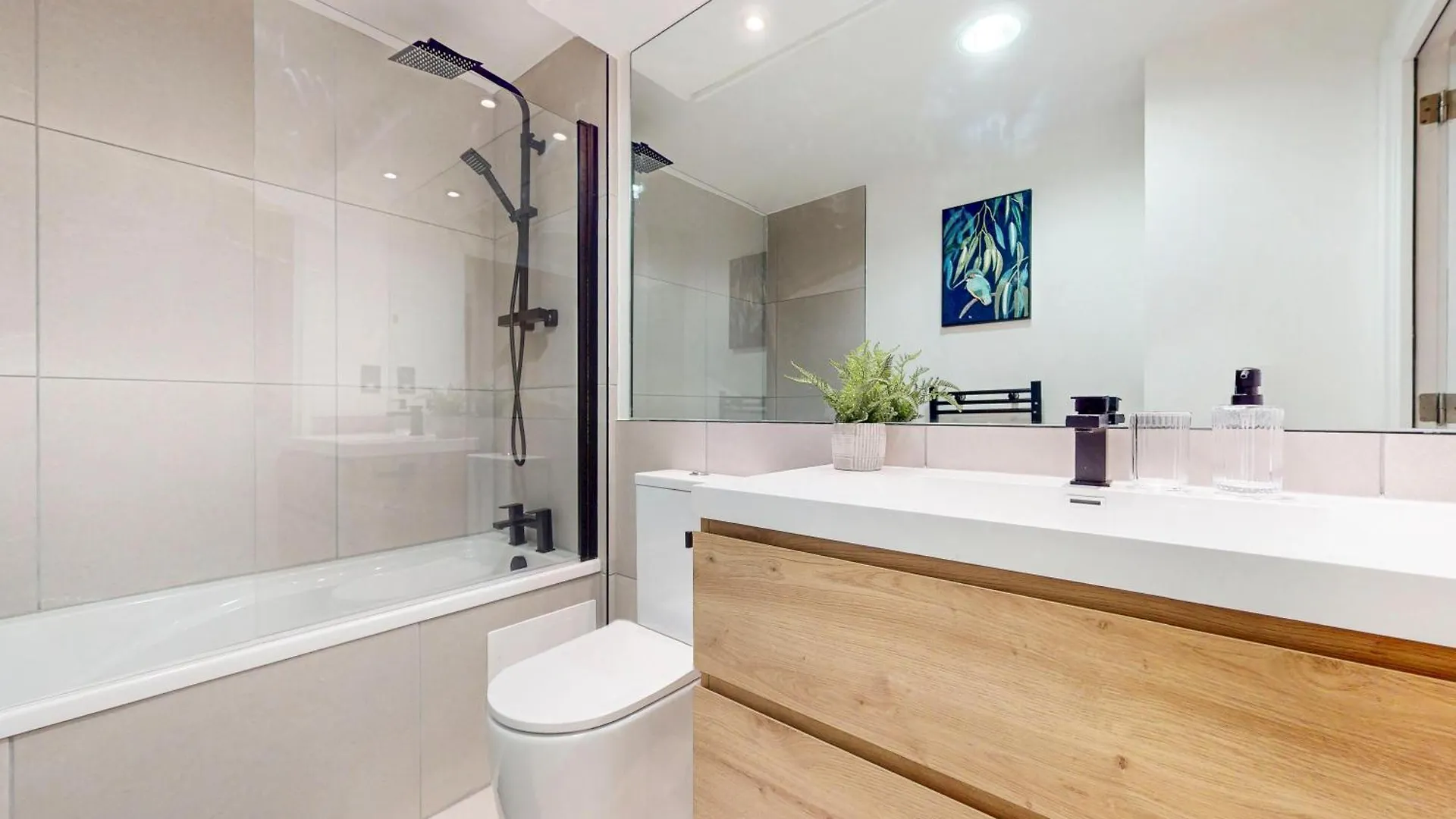 Apartment Boho Chic 2Bed Apt-Marina Views Near River Thames London