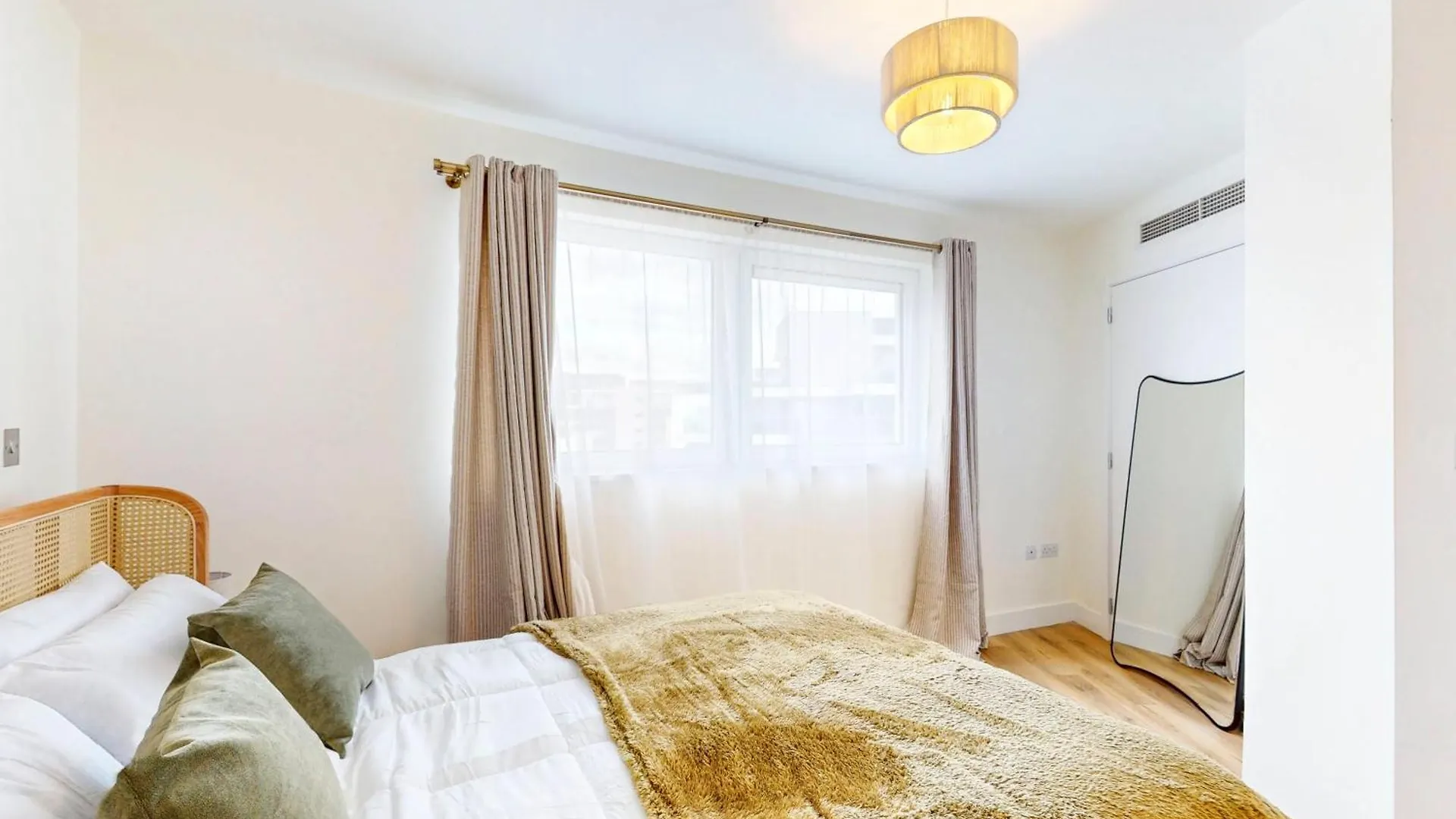 Apartment Boho Chic 2Bed Apt-Marina Views Near River Thames London United Kingdom