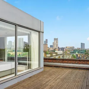 Aparthotel Roomzzz Stratford, Londen